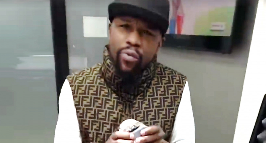 Mayweather regala Rolex de diamantes a su nieto; le ocupa medio brazo