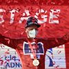 Mathieu van der Poel lidera el Tour de los Emiratos tras sobrevivir a los abanicos