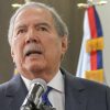 Guillermo Botero, exministro que salió por niños muertos en bombardeo, se va de embajador