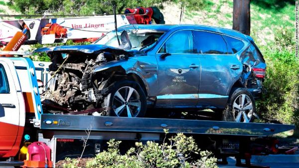 Tiger Woods tiene un camino largo e incierto por delante después de un accidente automovilístico, dice un médico de emergencias