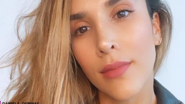 Se cansó del rubio: Daniela Ospina sorprende con nuevo look