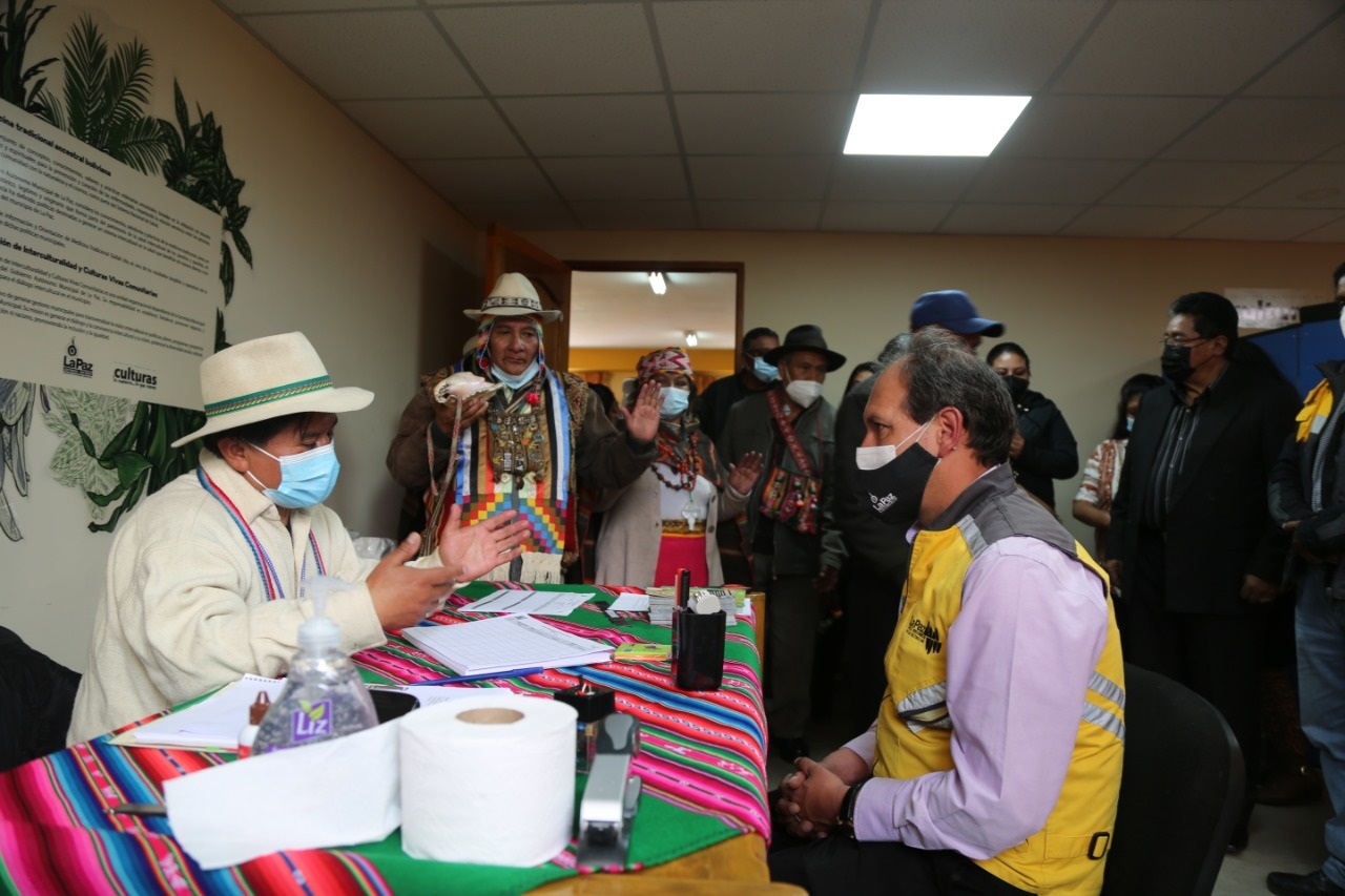 La Paz inaugura centro de medicina tradicional