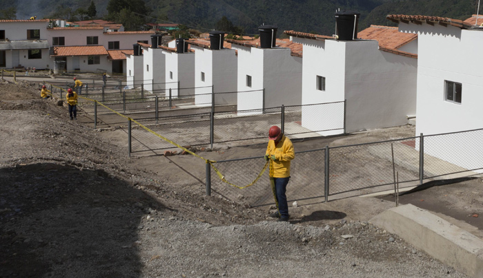 ¿Piensa comprar vivienda? Estas son las tasas de interés que ofrecen los bancos | La Opinión