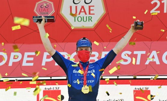 Tour de los Emiratos: Sam Bennett también gana la sexta etapa, Tadej Pogacar sigue de rojo