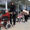 Adultos mayores tuvieron que hacer filas para ser vacunados en Bogotá