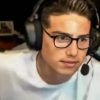James sorprende en Twitch con un nuevo look