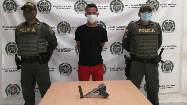 Le disparó en la cabeza a una mujer para quitarle el celular