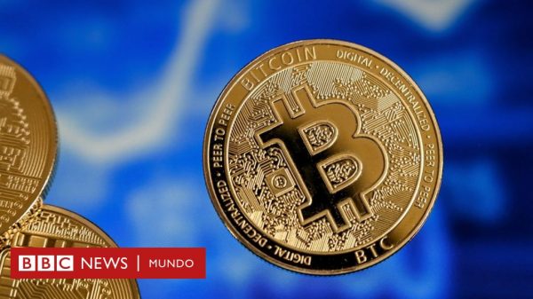 Cómo el descomunal gasto de energía del bitcoin puede hacer explotar la “burbuja” de las criptomonedas