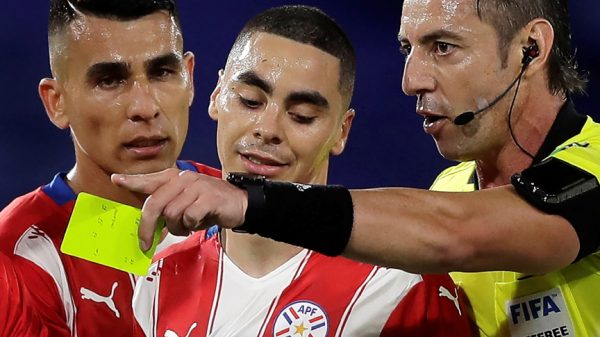 Figura de Paraguay, baja para partido ante Colombia; aun así lo quieren convocar