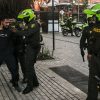 ¿Puede un policía revisar su celular durante una requisa?