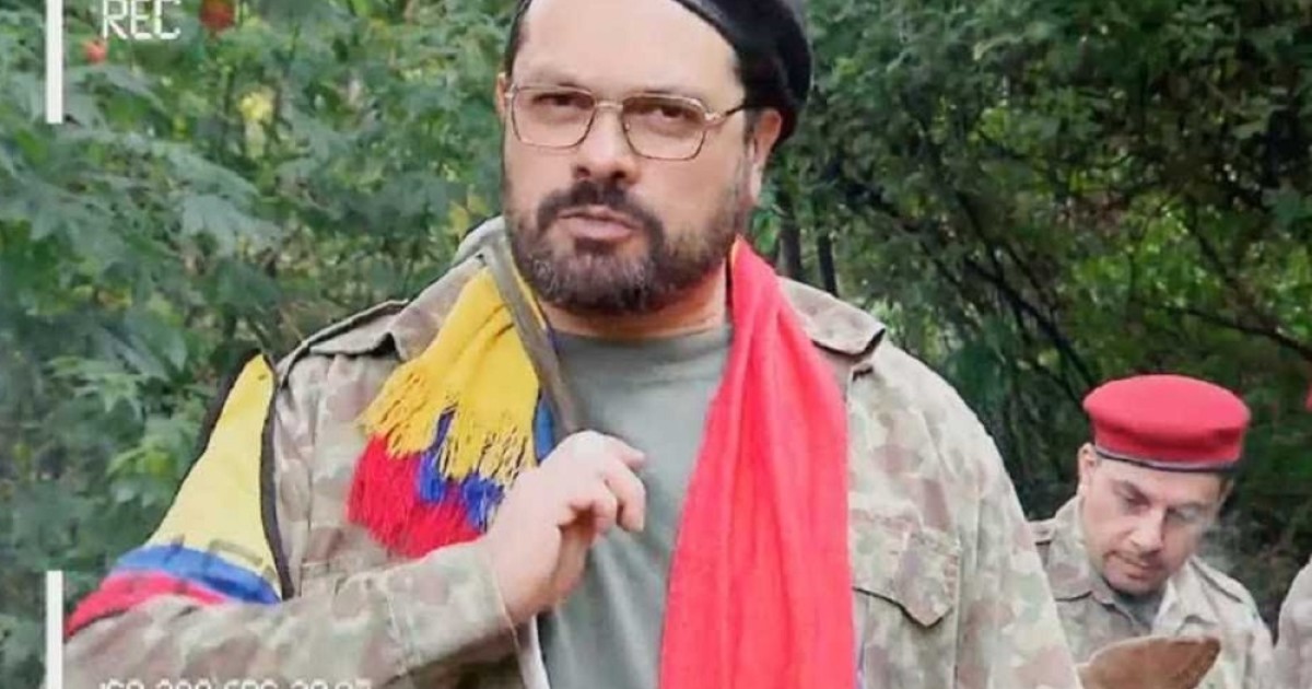 Exigimos que cuando los papás le quiten el celular al hijo no lo revisen: ‘Guerrillero’