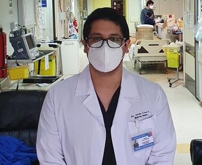 Jaime Cruz, jefe del Servicio de Medicina del Hospital de Parral Vacunas Covid -19 reducen el riesgo de hospitalización, complicaciones y fallecimientos