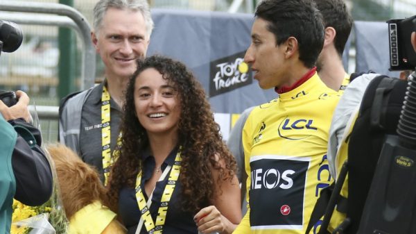 El orgullo de la exnovia de Egan Bernal al ver su histórica actuación en Strade Bianche