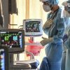 Cepa brasileña es más agresiva y con tendencia mortal en jóvenes: médico sobre situación en Leticia