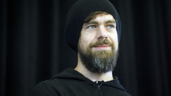 Jack Dorsey, CEO de Twitter, pone a la venta su primer tuit