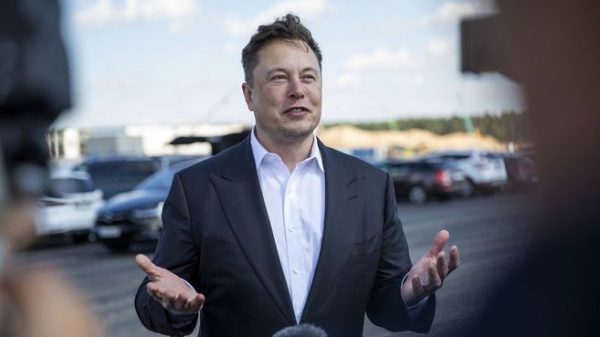 Elon Musk pierde US$27.000 millones y sus ganancias récord se desvanecen