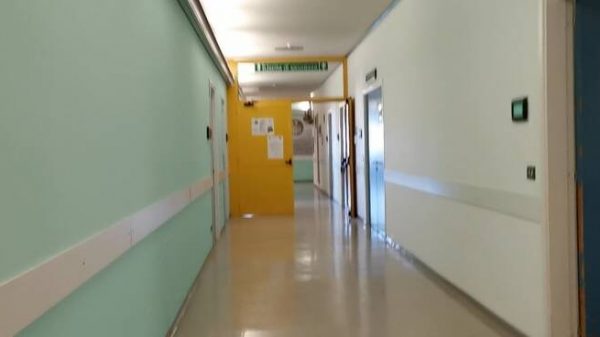 Aún así, los quirófanos e instalaciones, “no nos traen pacientes serios”. El bloqueo en medicina: 7 positivos han sido trasladados a la sala de Covid