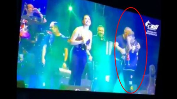 [Video] Jean Carlos Centeno regaña a Ana del Castillo en concierto por grosera