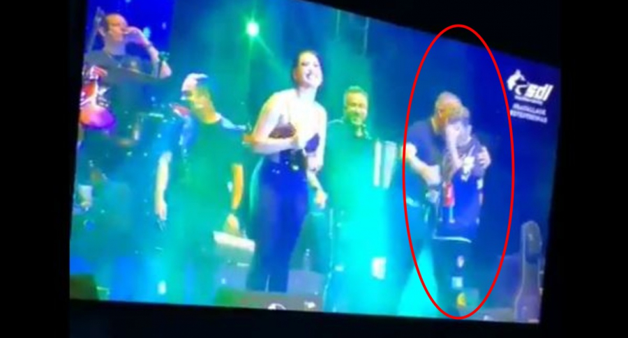 [Video] Jean Carlos Centeno regaña a Ana del Castillo en concierto por grosera