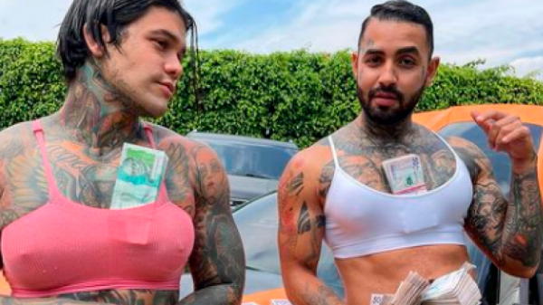 La millonada que gana el influencer que se puso senos por un reto