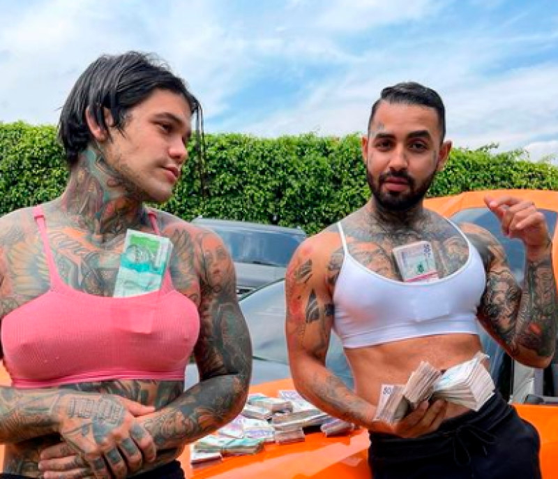 La millonada que gana el influencer que se puso senos por un reto
