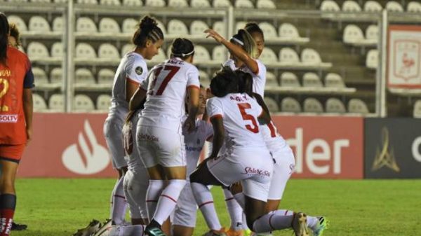 ¡A cuartos! Con una Cata Usme de récord, América goleó a El Nacional en Copa Libertadores