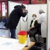 La Medicina no tiene edad: “Ayer estaba jubilado y hoy, vacunando de covid”