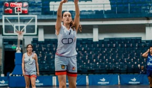 Verónica Muñoz es una apasionada por el baloncesto y la medicina