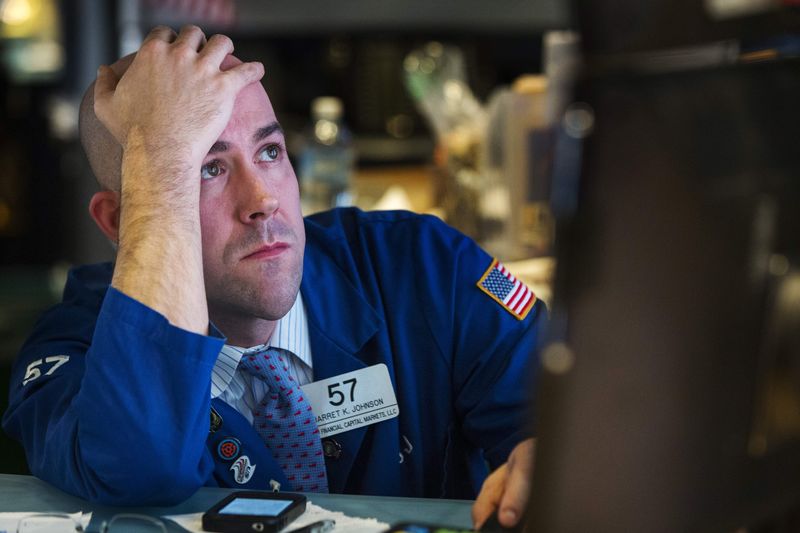 Dow Jones cierra en récord porque se reduce el temor a la inflación Por Reuters