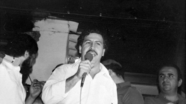 Venderán el Porsche que fue propiedad de Pablo Escobar