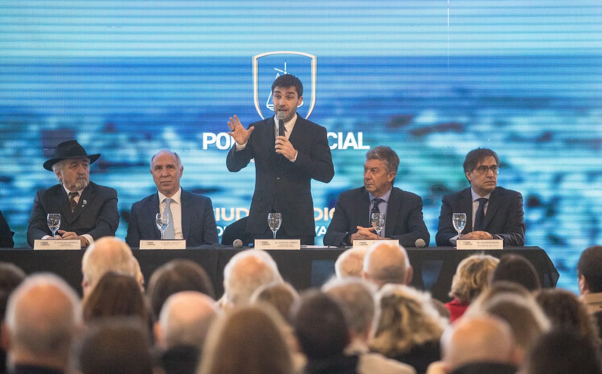 Torres defendió la eliminación de los fueros en Chubut y apuntó contra los jueces que buscan evitar la consulta popular