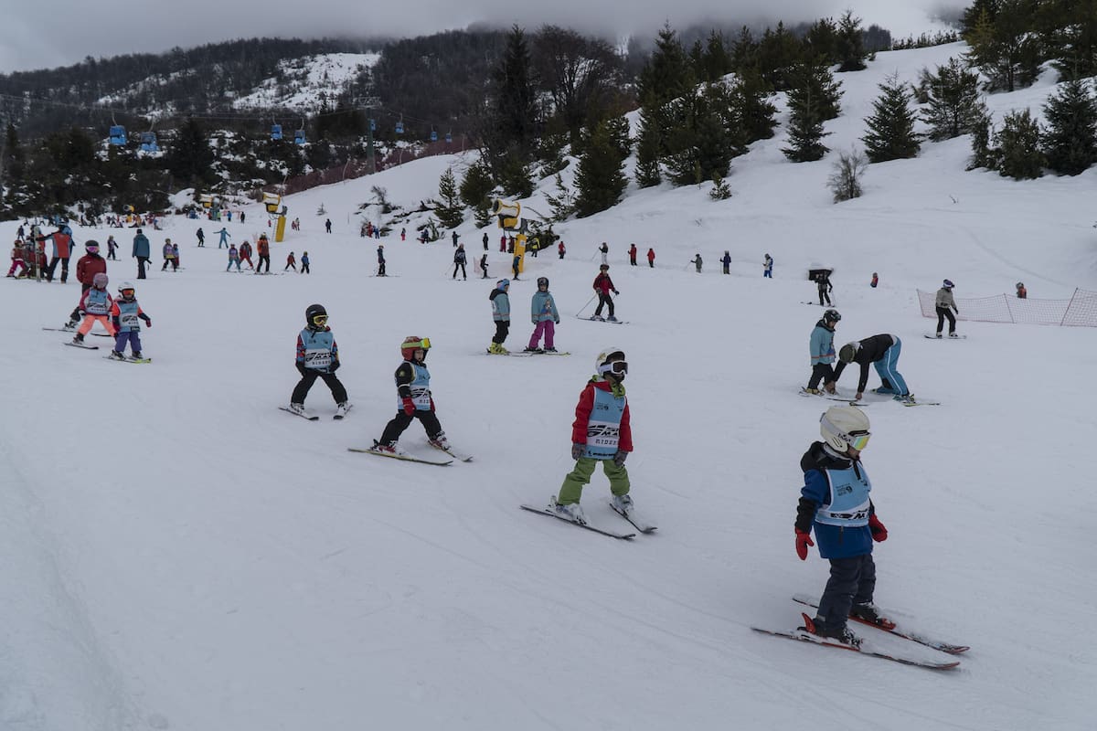 Vacaciones de invierno. Una pista de esquí está lista para abrir mañana sus actividades deportivas
