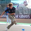 Franco Colapinto se vistió de rugbier en Silverstone en la previa de los Pumas-Inglaterra: cómo le fue contra Pierre Gasly