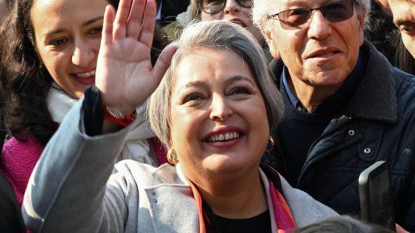 La candidata comunista Jara crece en los sondeos y reordena la carrera presidencial en Chile