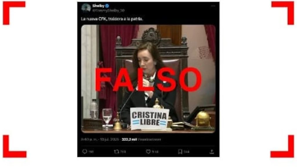 Desinformación: No, Victoria Villarruel no posé en el estrado del Senado con un cartel que decía “Cristina libre”
