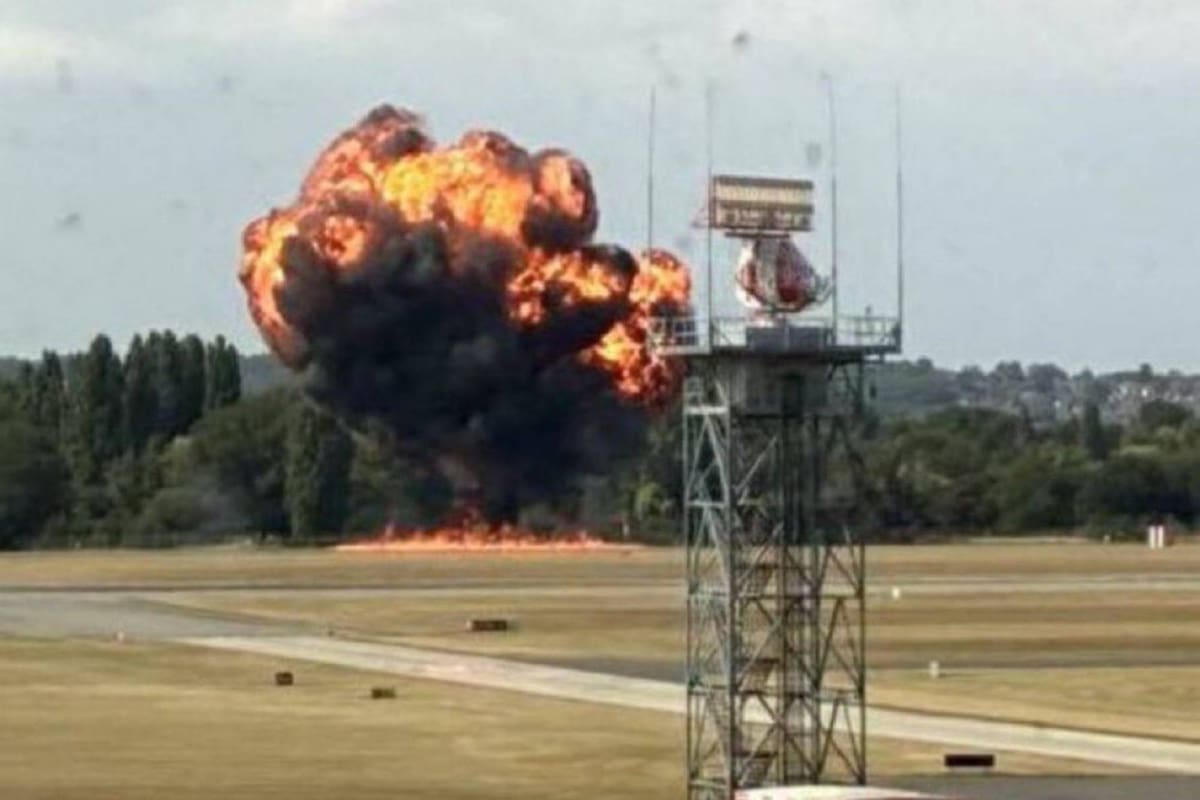 Se estrelló una avioneta en un aeropuerto al este de Londres: “Una gran bola de fuego”