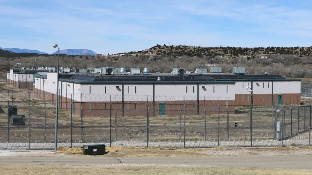 Huerfano Correctional Center: la prisión cerrada hace 15 años que ICE busca reabrir como centro de detención en Colorado