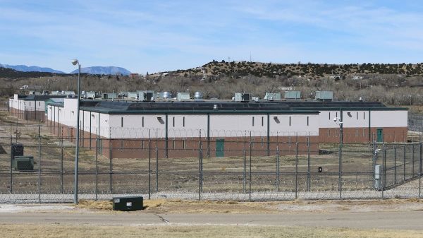 Huerfano Correctional Center: la prisión cerrada hace 15 años que ICE busca reabrir como centro de detención en Colorado