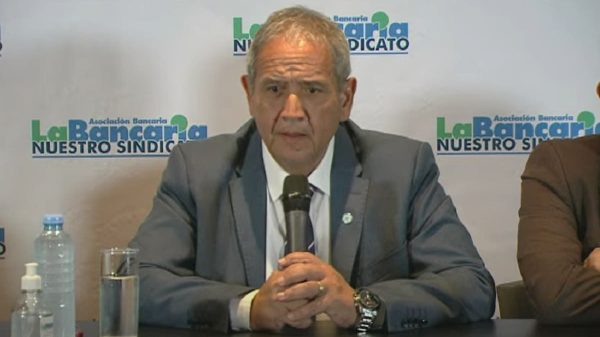 Bancarios: el gremio cerró un nuevo aumento salarial retroactivo