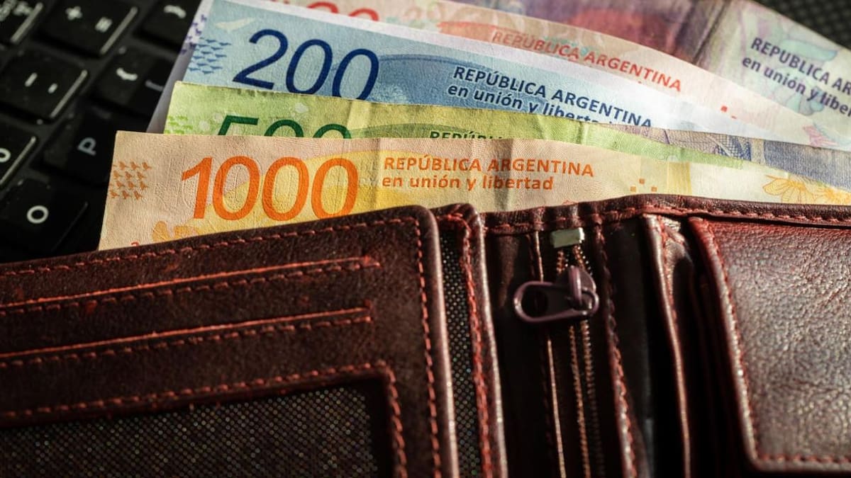Cuál es el significado de ordenar los billetes de mayor a menor, según la psicología