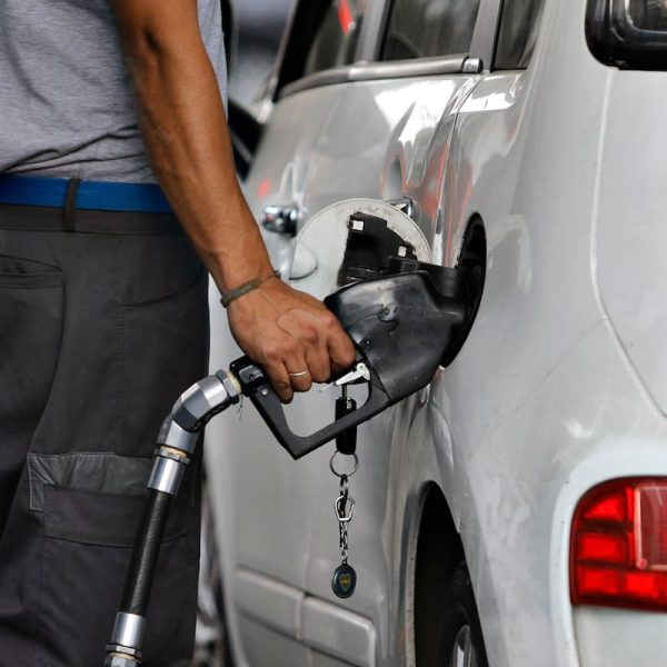 YPF sube los precios de los combustibles un 2,5% desde esta medianoche