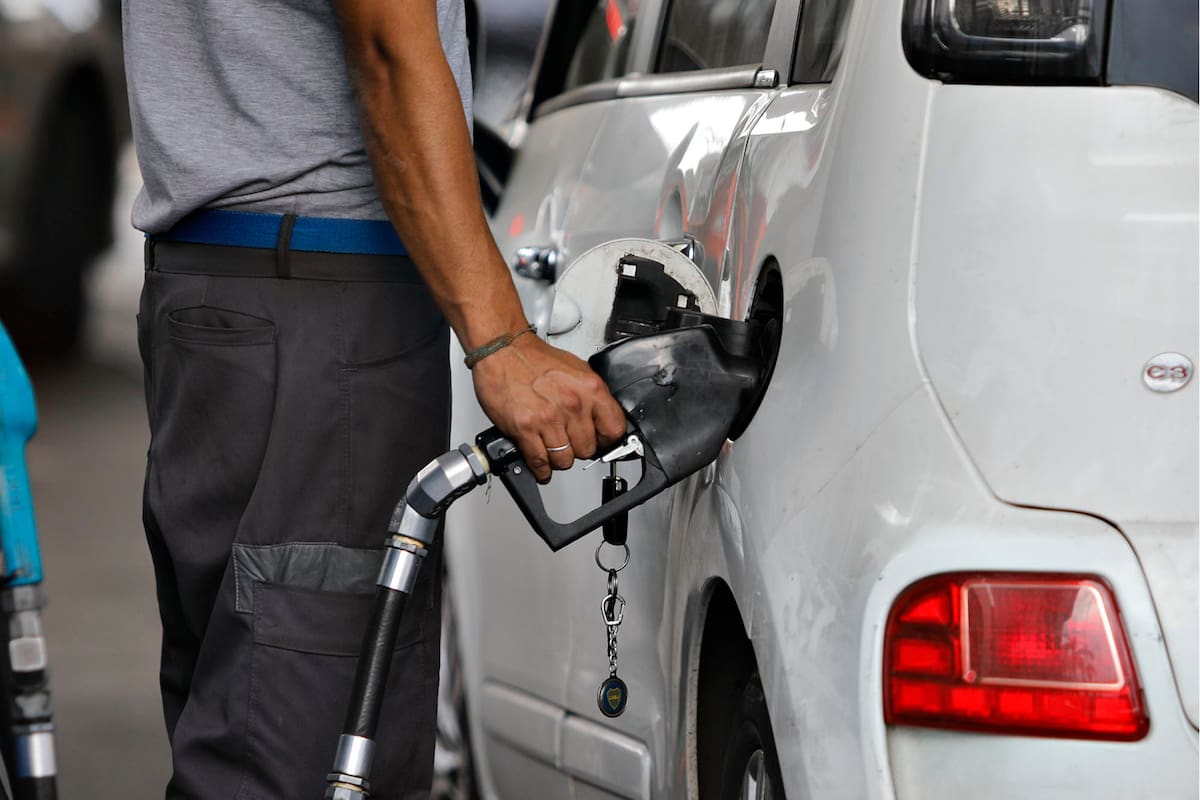 YPF sube los precios de los combustibles un 2,5% desde esta medianoche