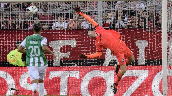 Newell’s y una tarde para el olvido: el Navasgate, derrota inesperada ante Banfield y una agresión