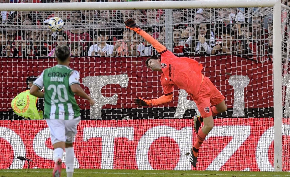 Newell’s y una tarde para el olvido: el Navasgate, derrota inesperada ante Banfield y una agresión