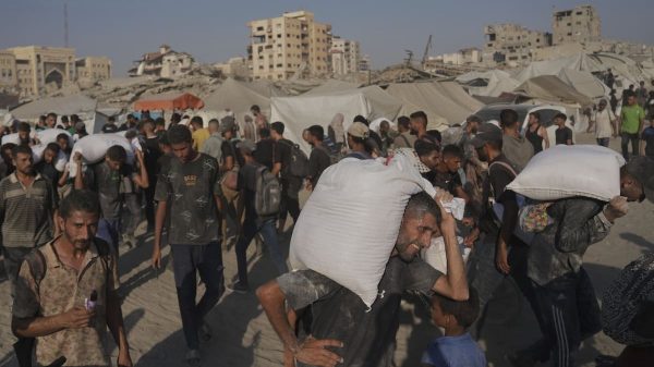 Israel anuncia la reanudación del lanzamiento aéreo de ayuda humanitaria a Gaza