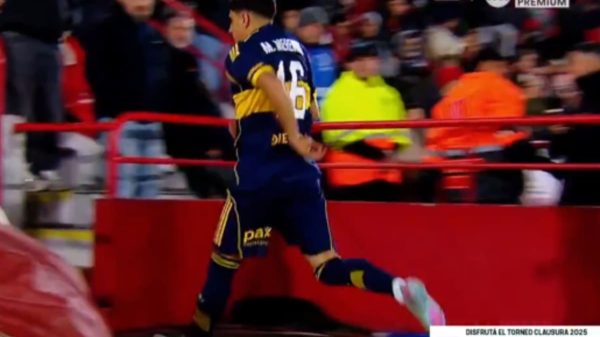 El cambio en Boca que desnudó el desconcierto: Merentiel se fue derecho al vestuario