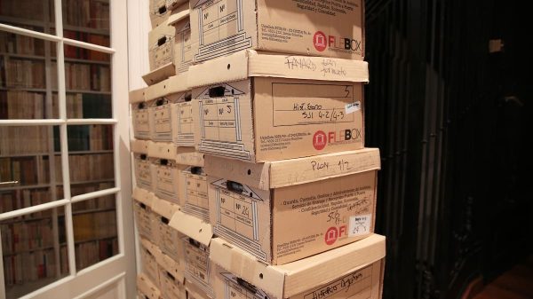 Las cajas con el archivo y los libros de Sarlo: “Beatriz no era una bibliófila ni una coleccionista”