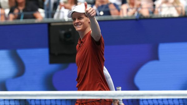 US Open: Solana Sierra perdió en el debut y Jannik Sinner ganó con contundencia