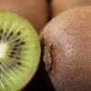 Por qué hay que dejar secar las cáscaras de kiwi y no desecharlas