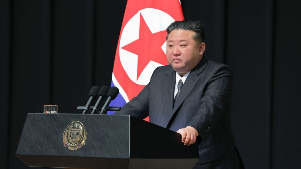 Kim Jong-un les prometió una “vida hermosa” a las familias de los “mártires” norcoreanos que combatieron contra Ucrania
